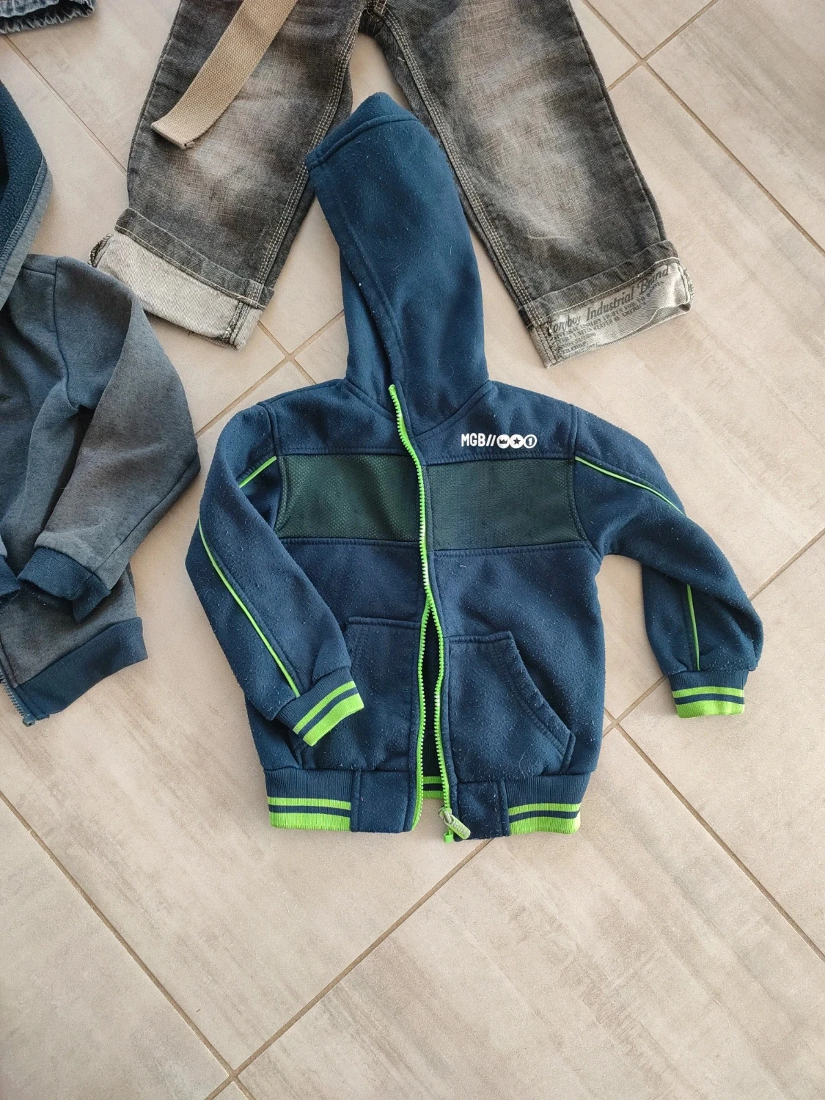 Lot de vêtements garçon 4 ans – photo 13
